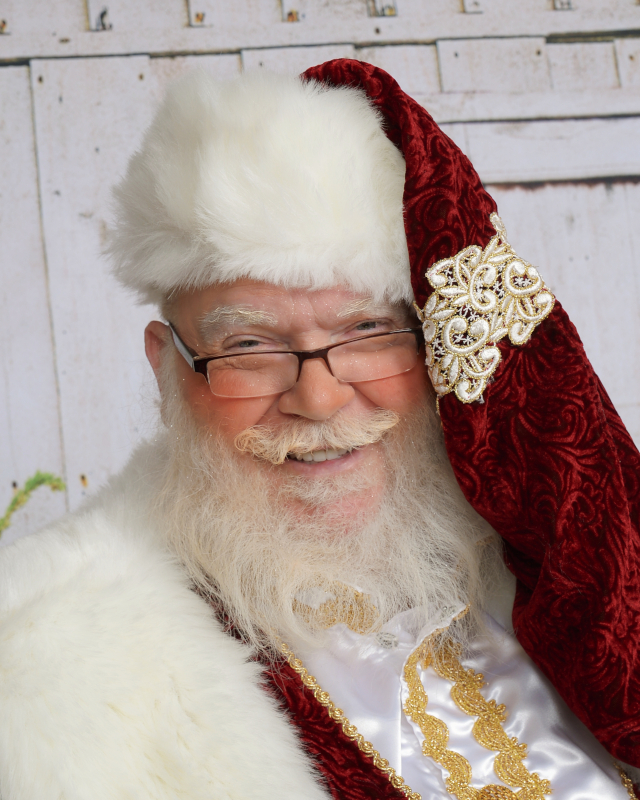 3-santa-claus-adeles-of-hollywood-professional-vest-shirt-combo-royal-robe-head-shot-Larry-Cummings-4-sq