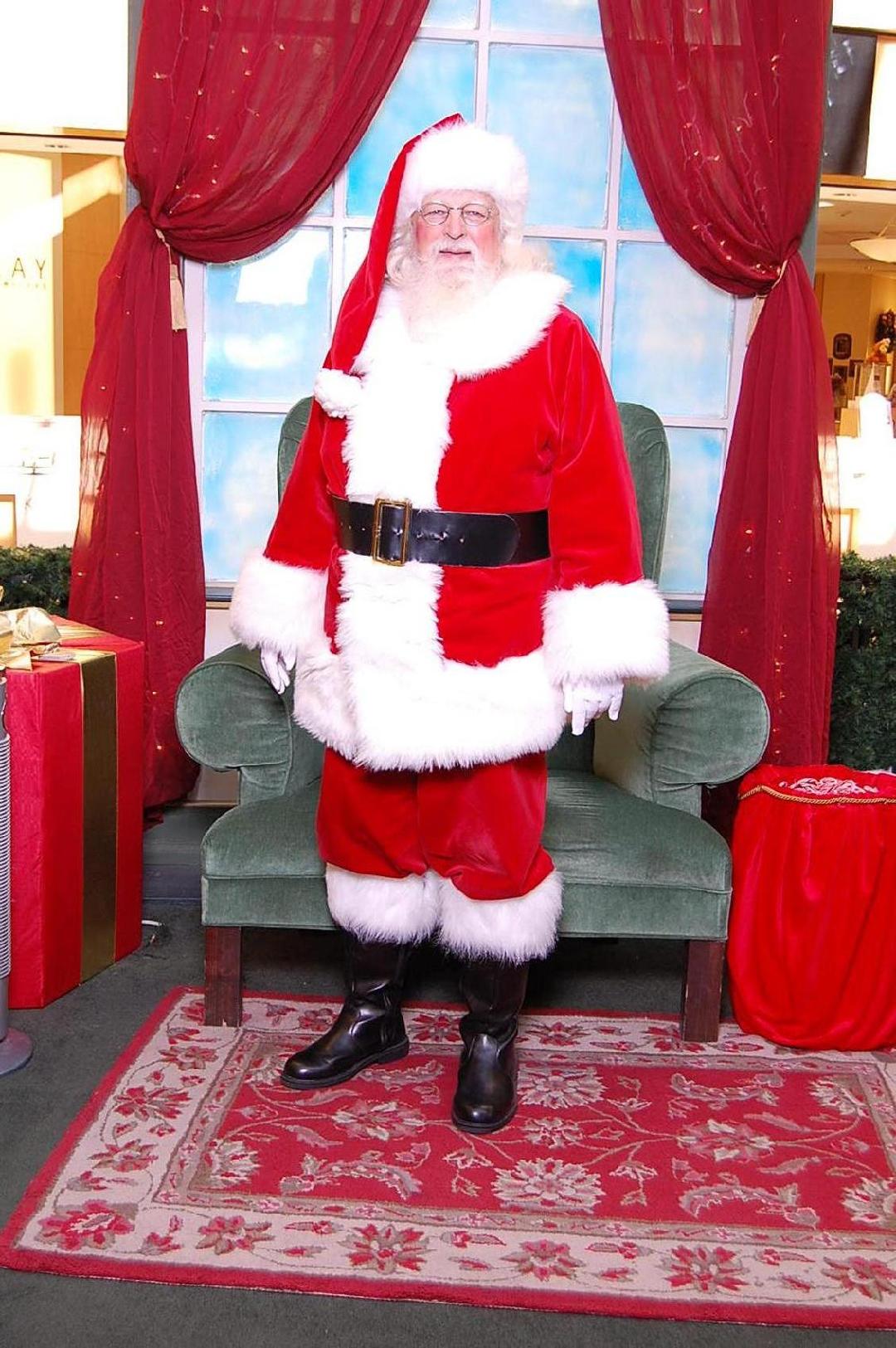 025-santa-claus-adeles-of-hollywood-professional-traditional-suit-Ron-Roth-po