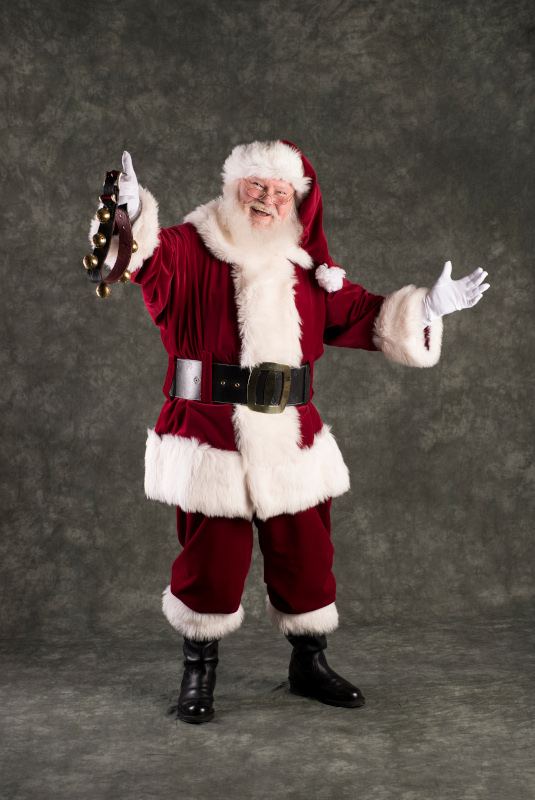 5-santa-claus-adeles-of-hollywood-professional-traditional-suit-Ian-Fleury-po
